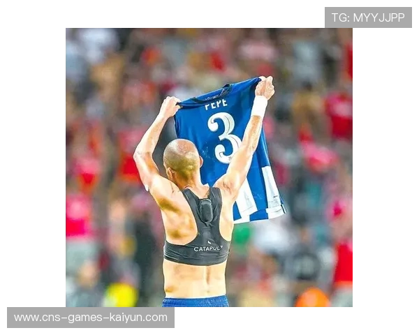 波尔图佩佩边路突入横传前点头球建功：翼动装备点亮的瞬间传递